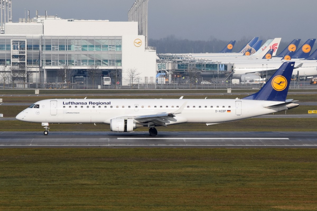 D-AEBP Lufthansa CityLine Embraer ERJ-195LR (ERJ-190-200 LR)  gelandet in München am 11.12.2015