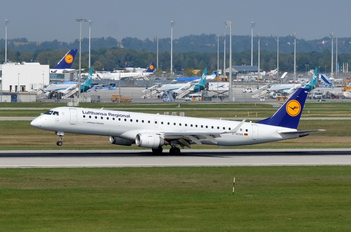 D-AEMA Lufthansa CityLine Embraer ERJ-195LR (ERJ-190-200 LR)  bei der Landung in München  11.09.2015