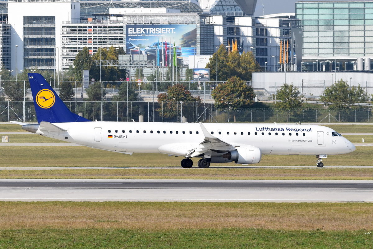 D-AEMA Lufthansa CityLine Embraer ERJ-195LR (ERJ-190-200 LR)  am 12.10.2016 in München zum Gate