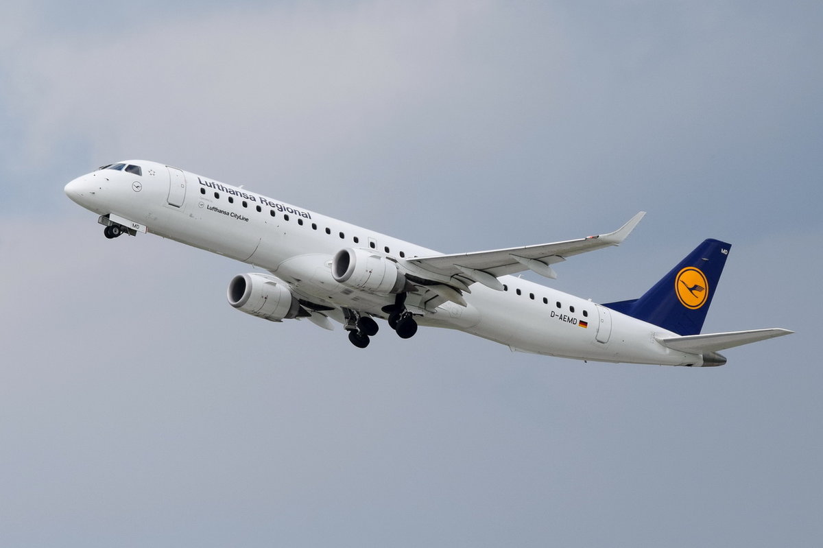 D-AEMD Lufthansa CityLine Embraer ERJ-195LR (ERJ-190-200 LR) in München am 14.05.2016 gestatet