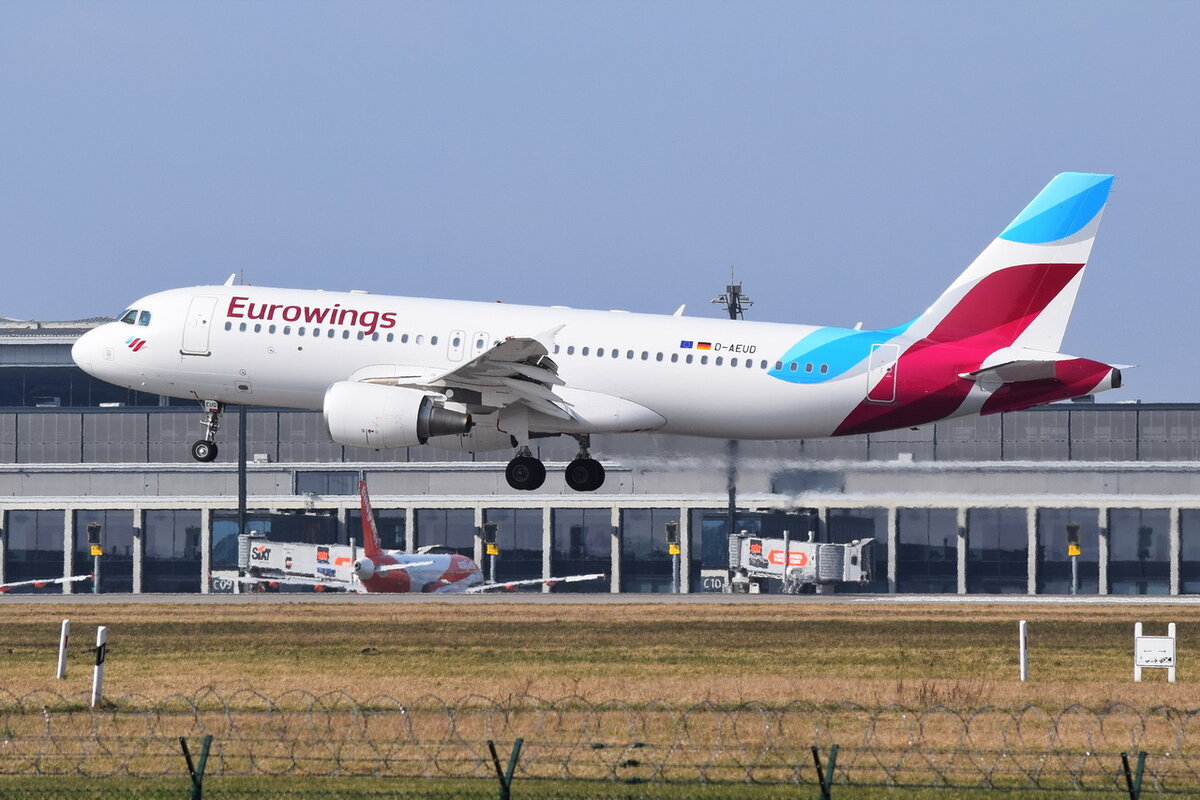 D-AEUD , Eurowings , Airbus A320-214 , Berlin-Brandenburg  Willy Brandt  , BER , 25.03.2022 ,
