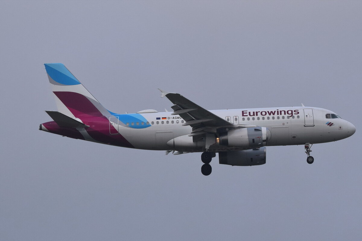 D-AGWG , Eurowings , Airbus A319-132 , Berlin-Brandenburg  Willy Brandt  , BER ,16.11. 2021 