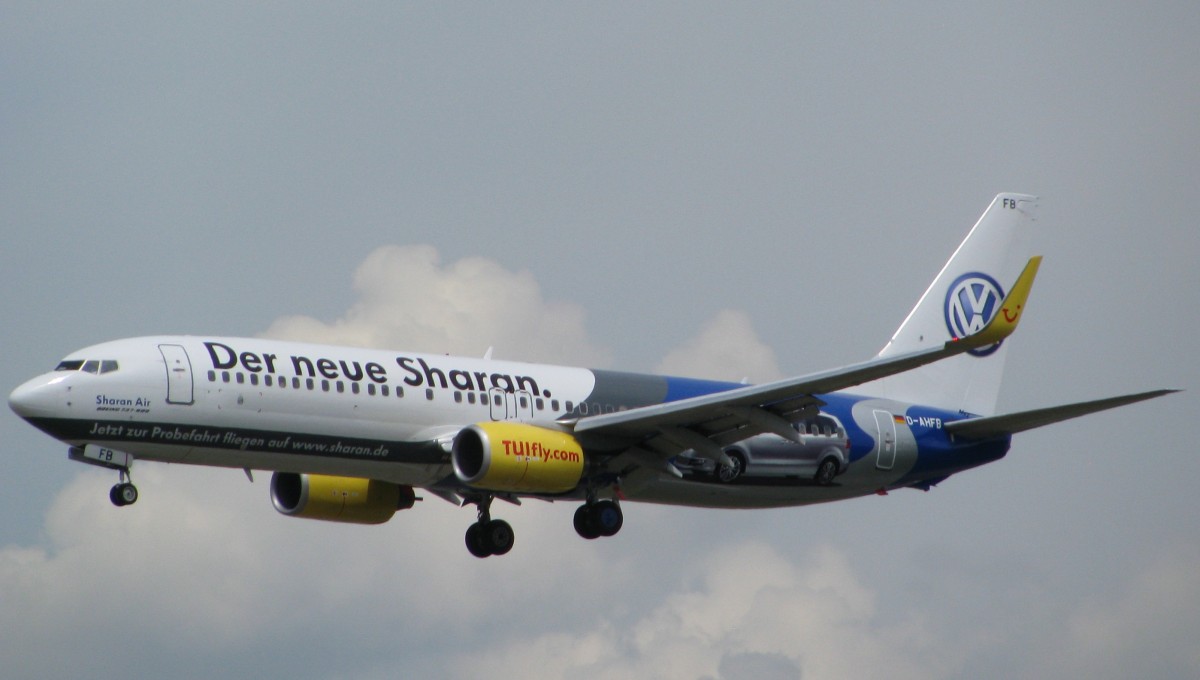 D-AHFB von Tui Fly eine Boeing 737-8K5 am 01.07.2010 in Frankfurt.