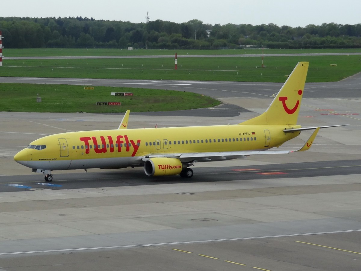 D-AHFX TUIfly Boeing 737-8K5 (WL)   zum Start in Hamburg  01.05.2014