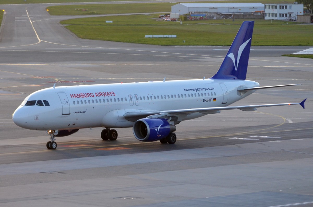 D-AHHF Hamburg Airways Airbus A320-214  in Hamburg gelandet 03.05.2014