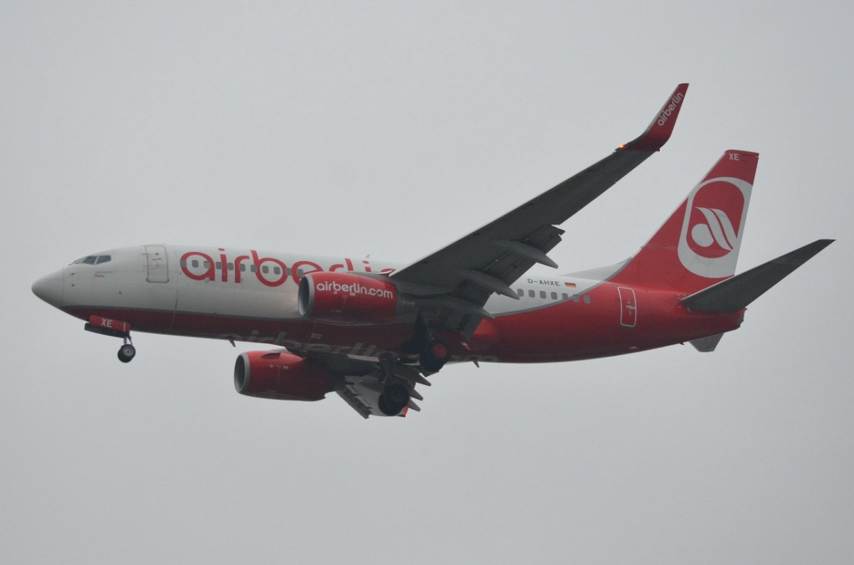 D-AHXE Air Berlin Boeing 737-7K5(WL)   beim Anflug auf Tegel am 13.11.2014