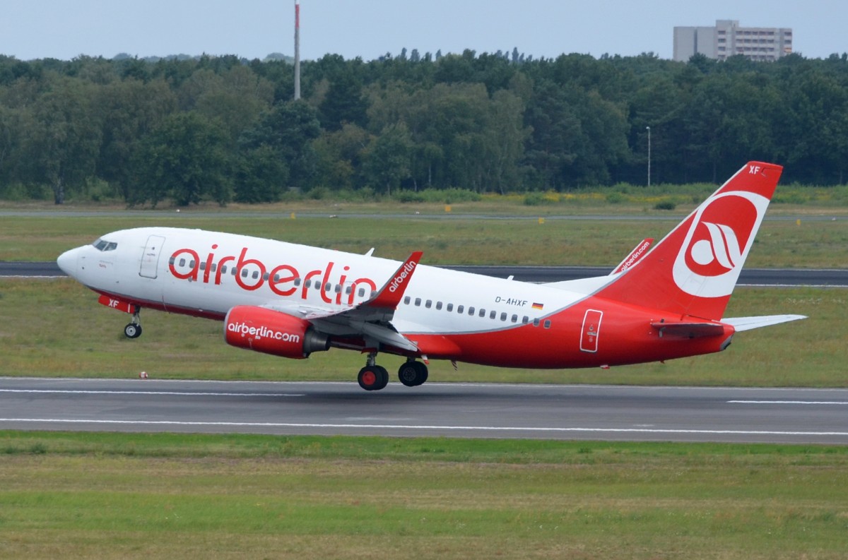 D-AHXF Air Berlin Boeing 737-7K5 (WL)   in Tegel am 20.08.2014 gestartet