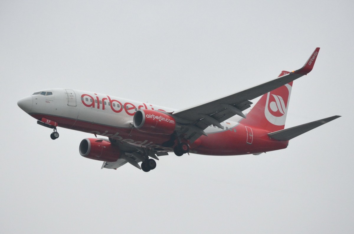 D-AHXF Air Berlin Boeing 737-7K5(WL)    am 13.11.2014 Anflug auf Tegel