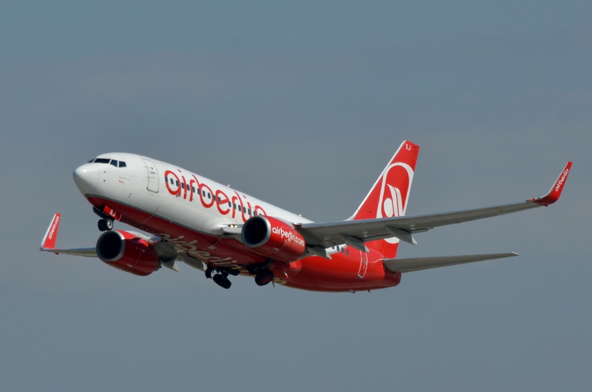 D-AHXJ Air Berlin Boeing 737-7K5(WL)   in München gestartet am 11.09.2015