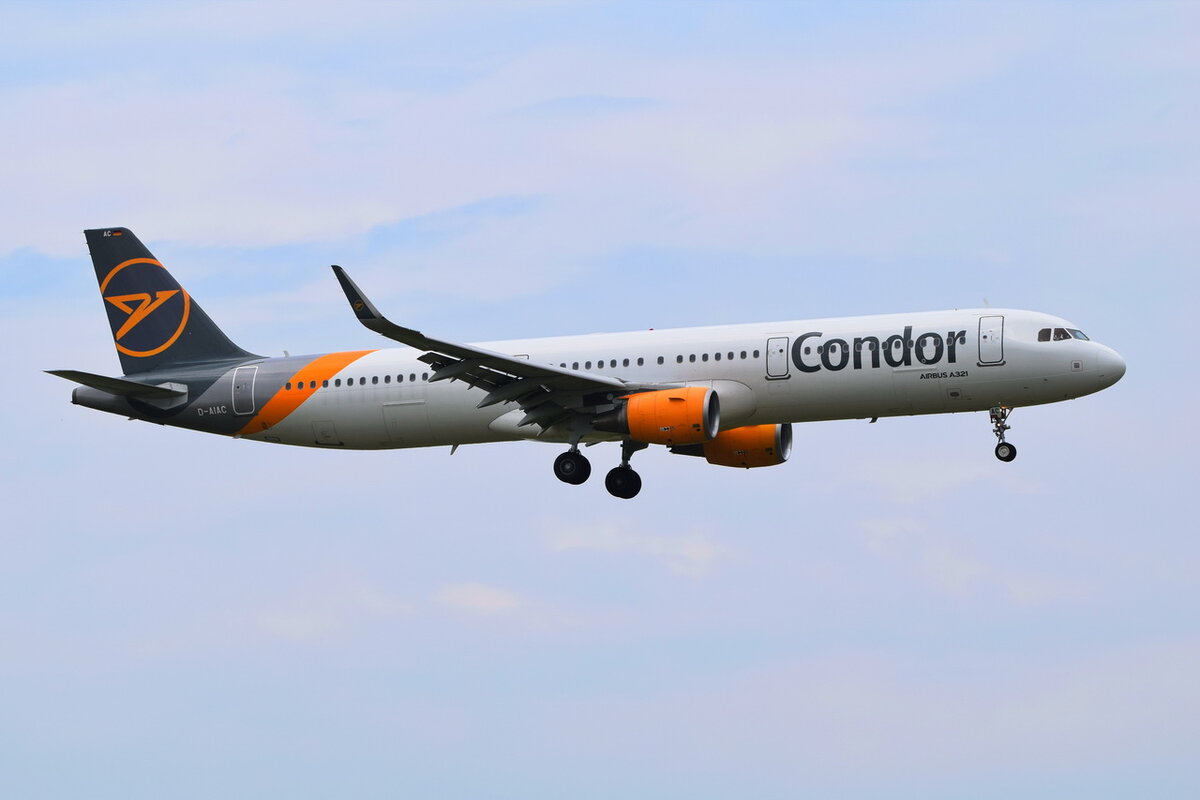 D-AIAC , Condor , Airbus A321-211(WL) ,  04.06.2021 , Berlin-Brandenburg  Willy Brandt  , BER