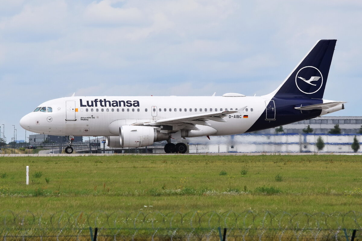 D-AIBC , Lufthansa , Airbus A319-112  Siegburg  , 01.08.2021 , Berlin-Brandenburg  Willy Brandt  , BER , 