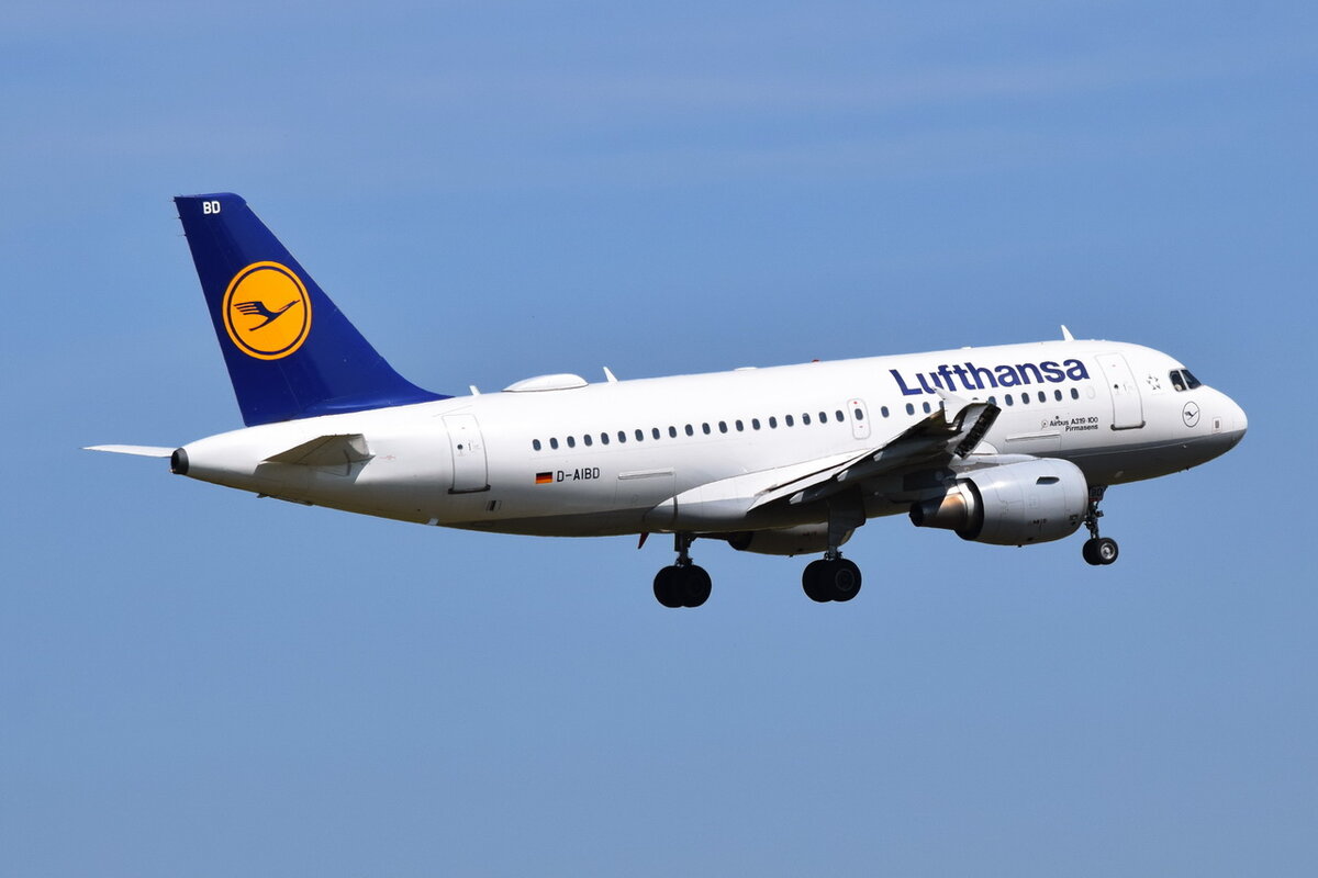 D-AIBD , Lufthansa , Airbus A319-112  Pirmasens ,  Berlin-Brandenburg  Willy Brandt  , BER , 05.06.2022 ,