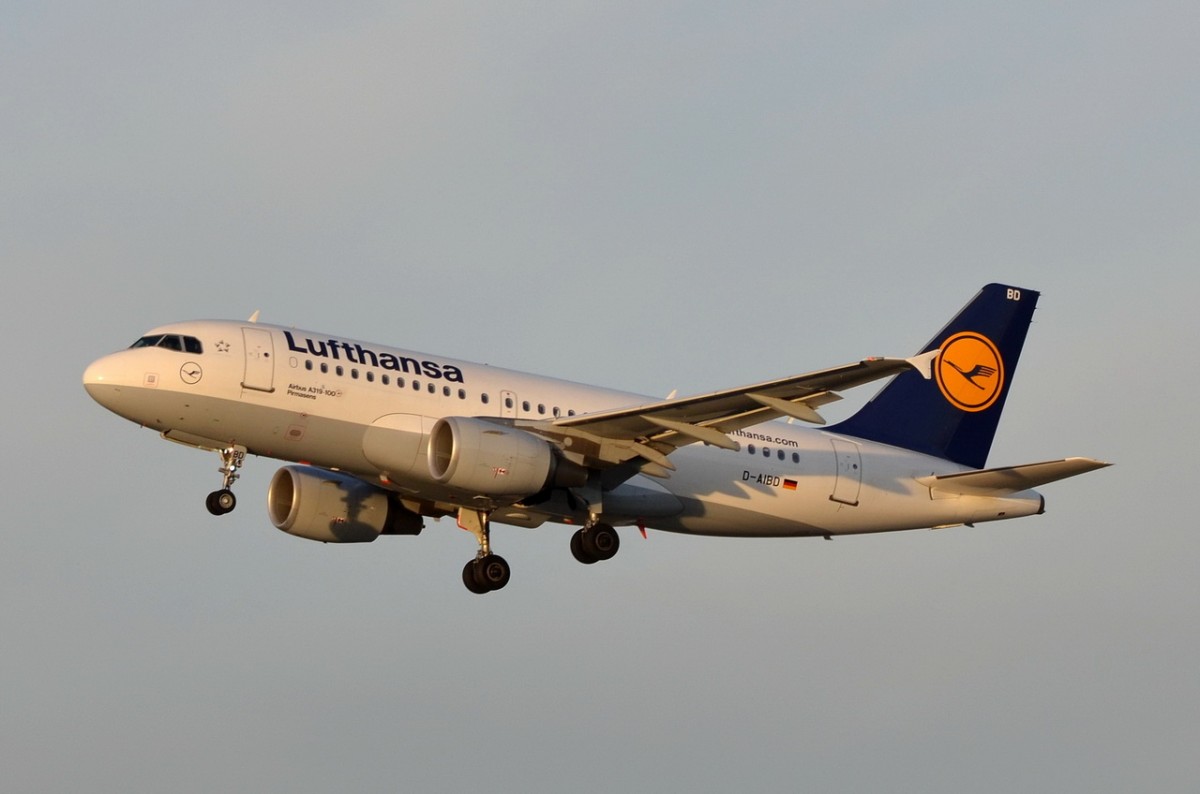 D-AIBD Lufthansa Airbus A319-112  Pirmasens  gestartet in München am 05.12.2015