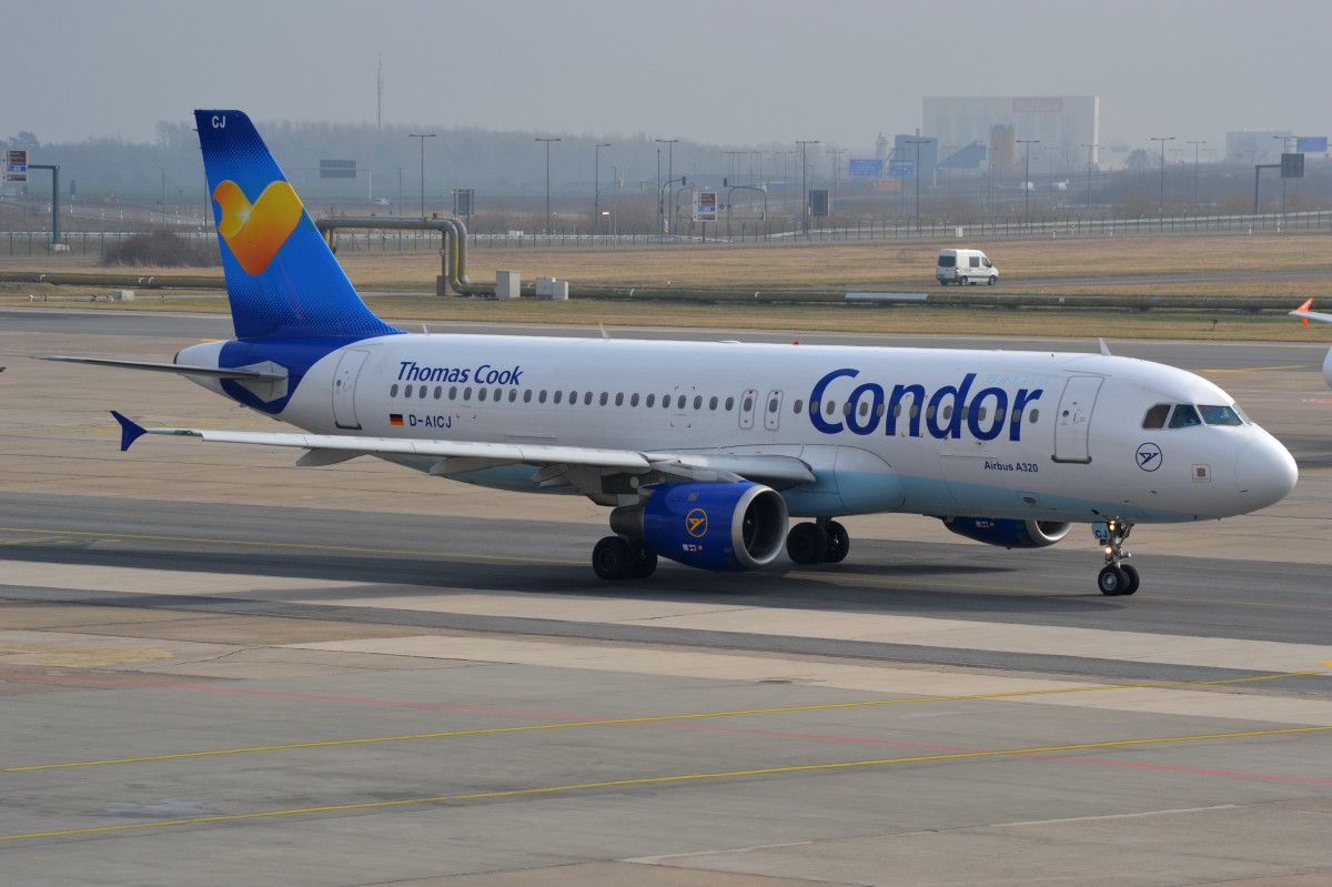 D-AICJ Condor Airbus A320-212   06.03.2014  Berlin-Schönefeld
zum Start nach Hurghada