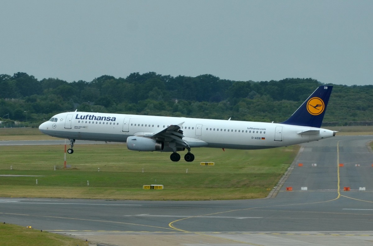 D-AIDB Lufthansa Airbus A321-231  Bayreuth      bei der Landung in Hamburg am 17.06.2015