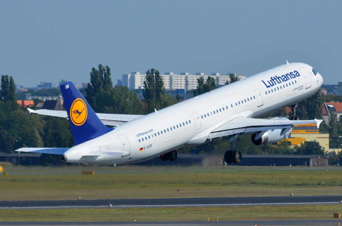 D-AIDB Lufthansa Airbus A321-231  gestartet am 04.09.2014 in Tegel
