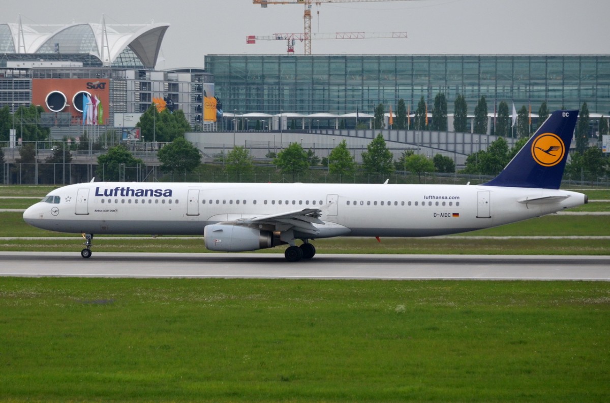 D-AIDC Lufthansa Airbus A321-231  am 14.05.2015 in München beim Start