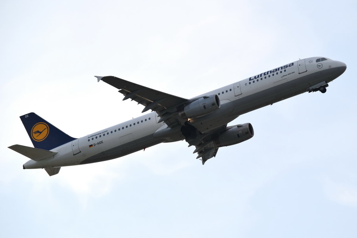 D-AIDE Lufthansa Airbus A321-231  gestartet in München am 18.05.2016