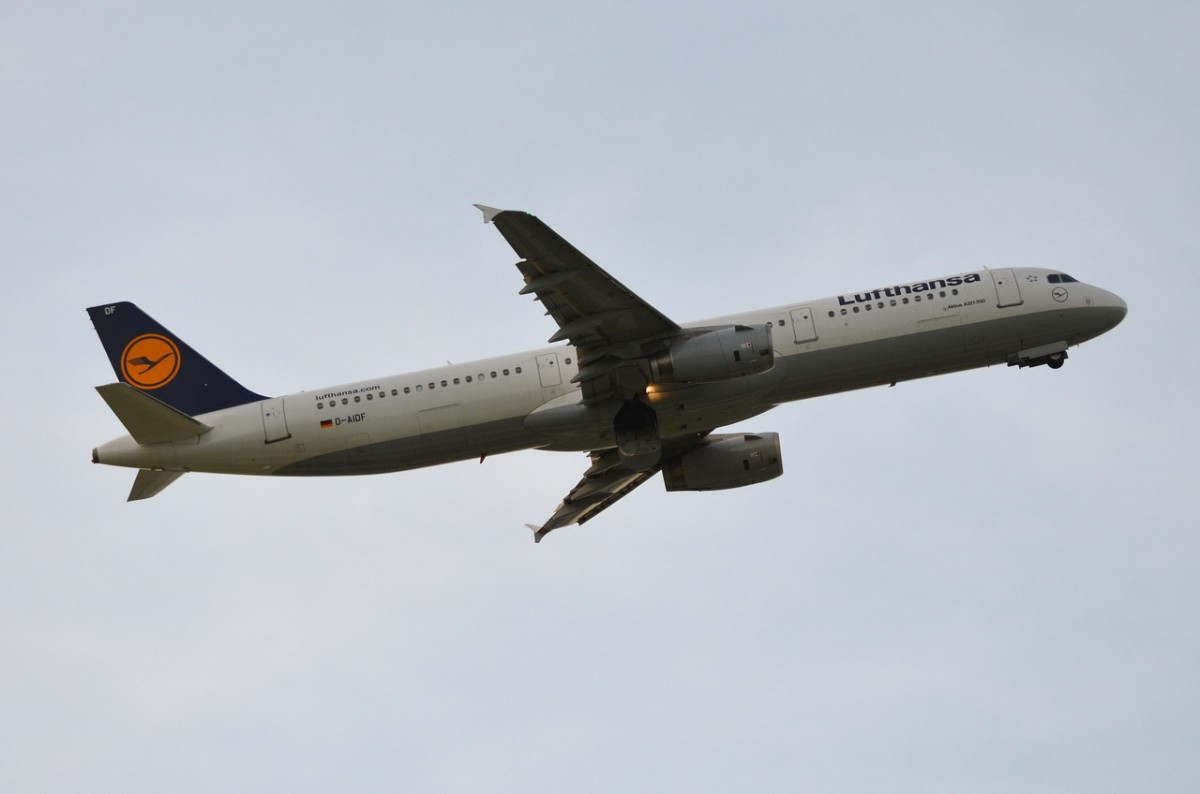 D-AIDF Lufthansa Airbus A321-231  in München gestartet  11.05.2015