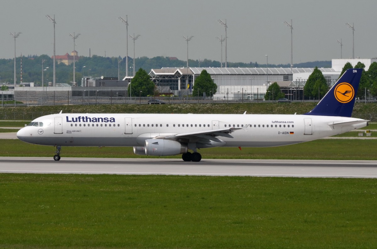 D-AIDN Lufthansa Airbus A321-231  Neuss  in München am 12.05.2016 gelandet