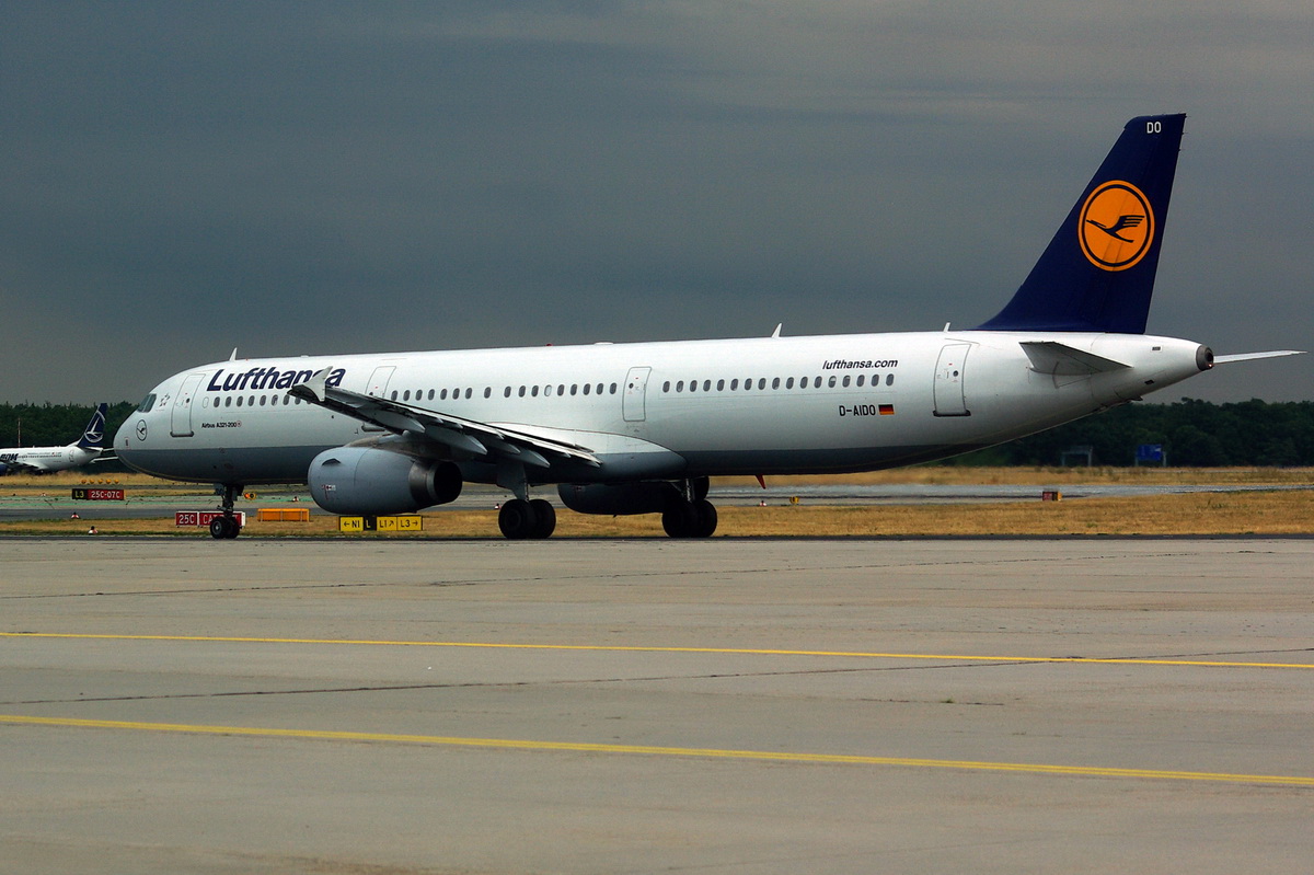 D-AIDO Lufthansa Airbus A321-231   08.08.2013

Flughafen Frankfurt