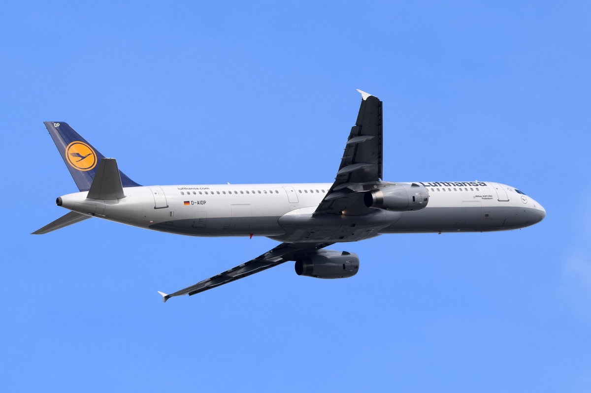 D-AIDP Lufthansa Airbus A321-231  Paderborn   am 13.10.2016 gestartet in München