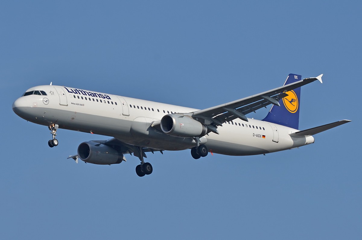 D-AIDX Lufthansa Airbus A321-231  Landeanflug Tegel am 25.02.2015