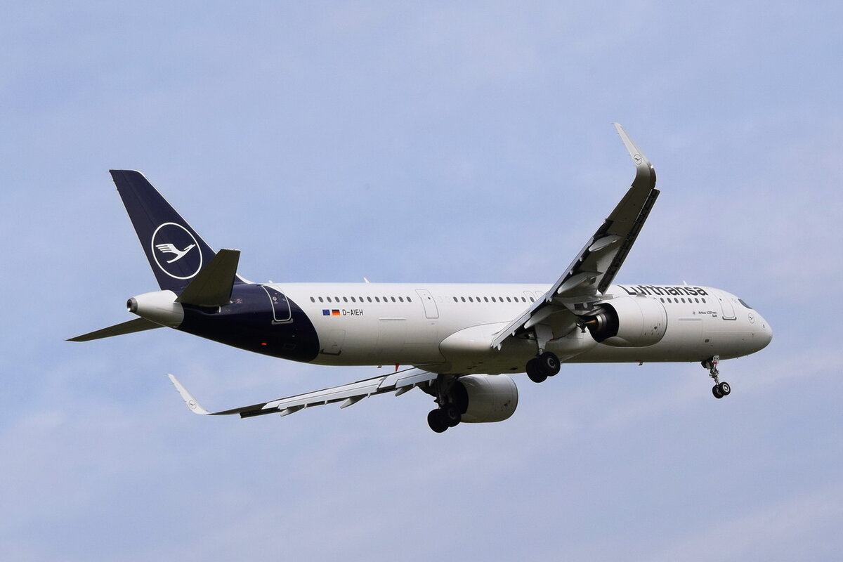D-AIEH , Lufthansa , Airbus A321-271NX Suhl  , 15.09.2021 , Berlin-Brandenburg  Willy Brandt  , BER ,