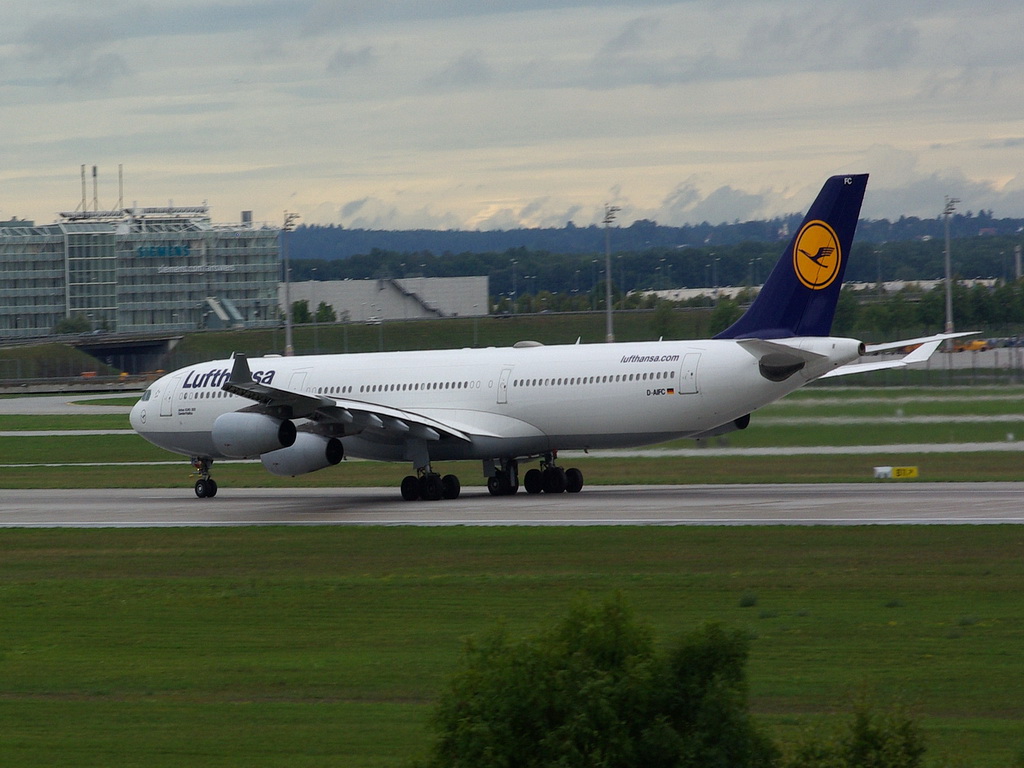 D-AIFC Lufthansa Airbus A340-313X     15.09.2013

Flughafen Mnchen