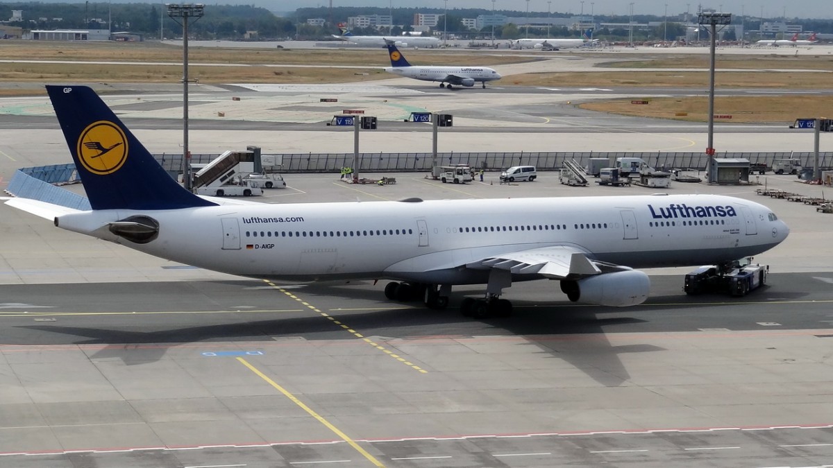 D-AIGP Lufthansa Airbus A340-313X    08.08.2013