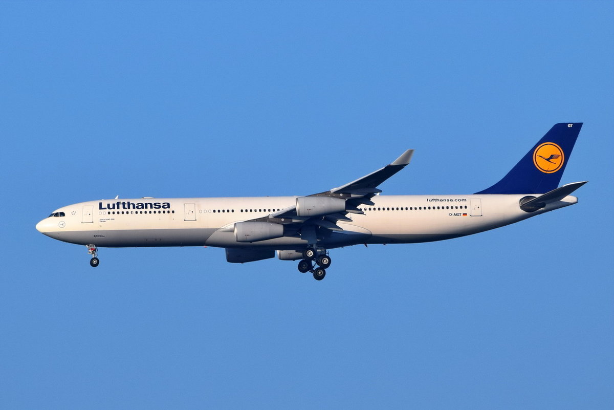D-AIGT Lufthansa Airbus A340-313  Viersen   , FRA , 07.12.2017