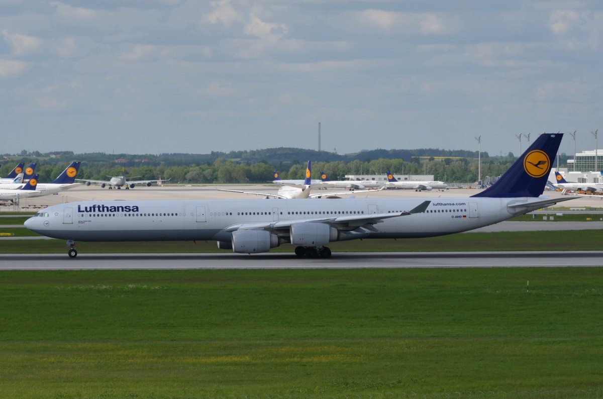 D-AIHD Lufthansa Airbus A340-642   Stuttgart   beimStart in München  am 10.05.2015