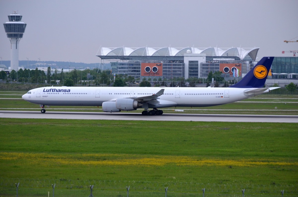 D-AIHN Lufthansa Airbus A340-642  Gummersbach  beim Start in München  14.05.2015