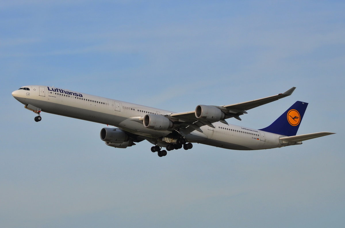 D-AIHU Lufthansa Airbus A340-642 , MUC , 04.10.2017