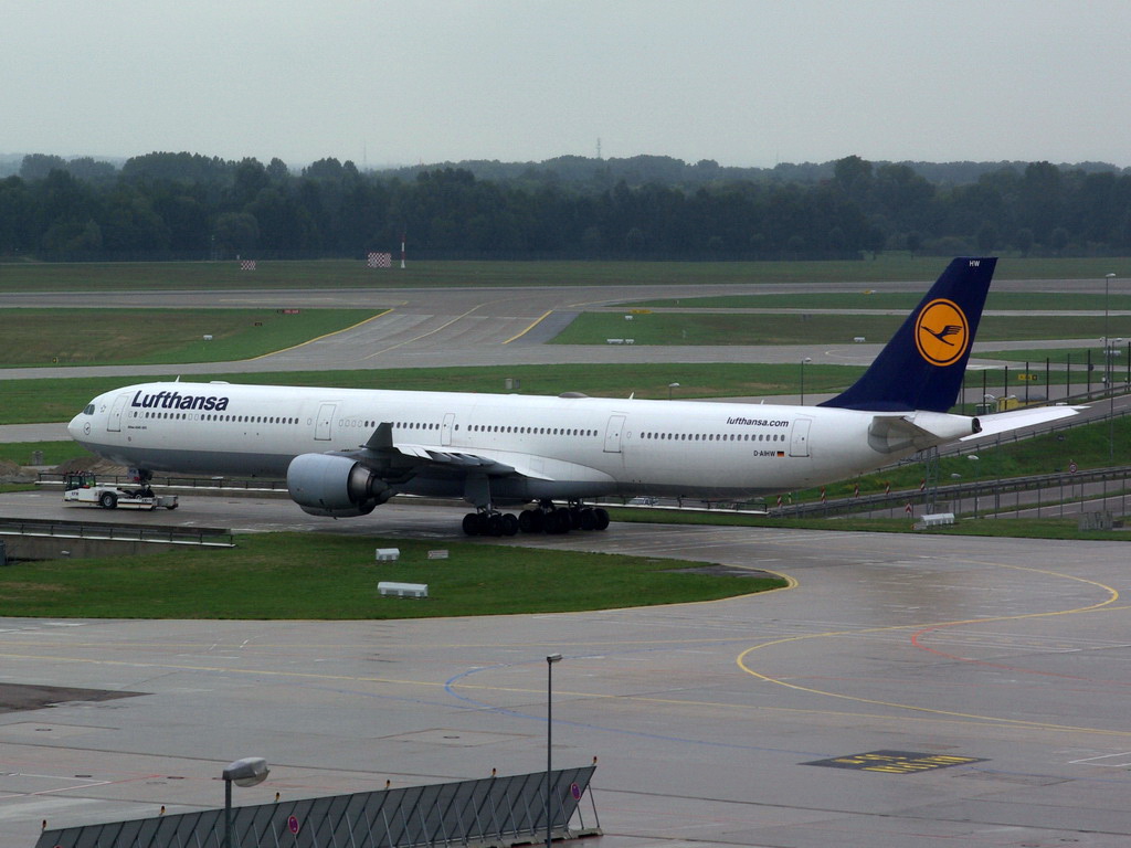 D-AIHW Lufthansa Airbus A340-642X     14.09.2013

Flughafen München