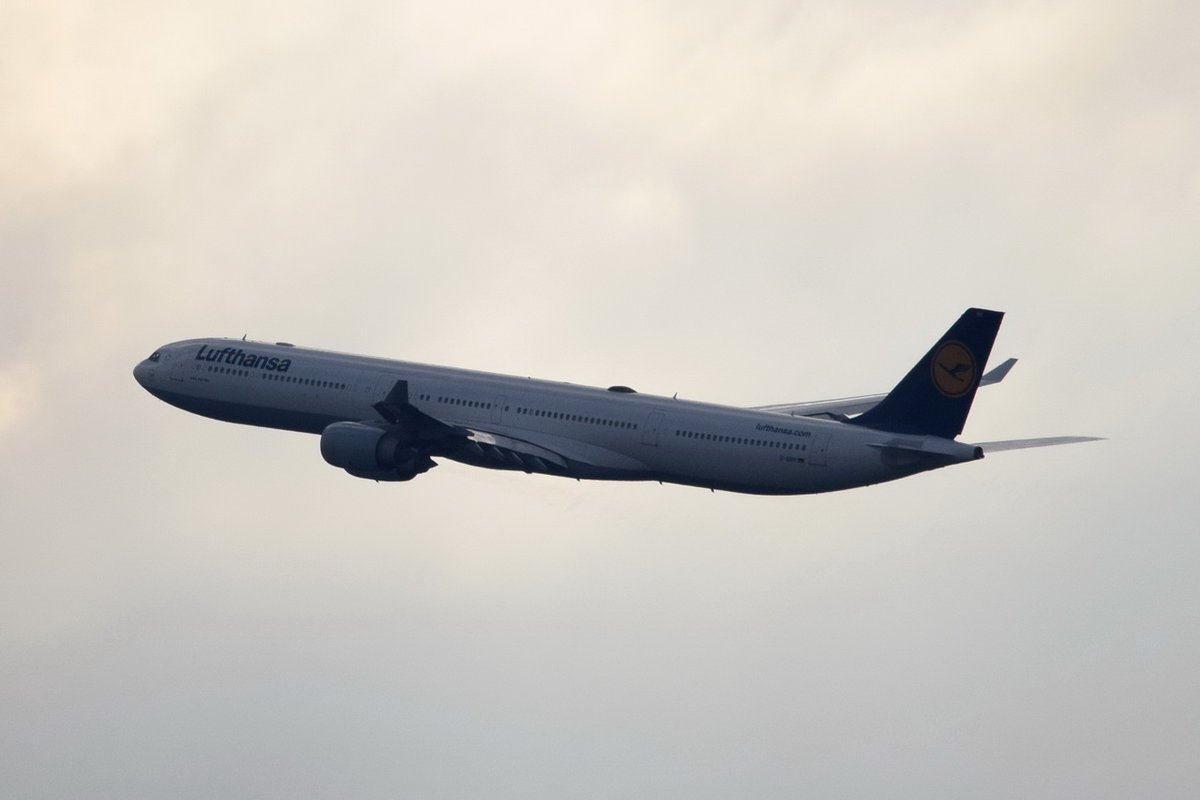 D-AIHY Lufthansa Airbus A340-642  ,MUC , 15.10.2016