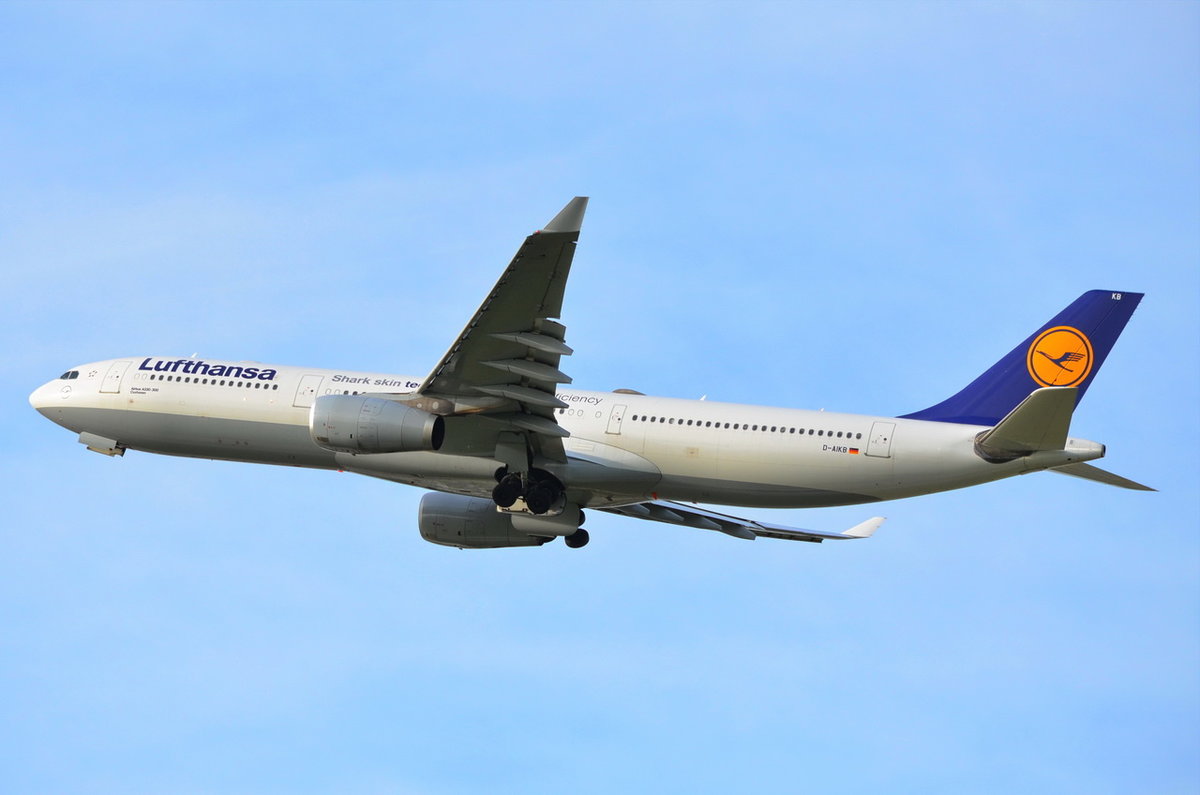 D-AIKB Lufthansa Airbus A330-343  Cuxhaven  , MUC , 04.10.2017