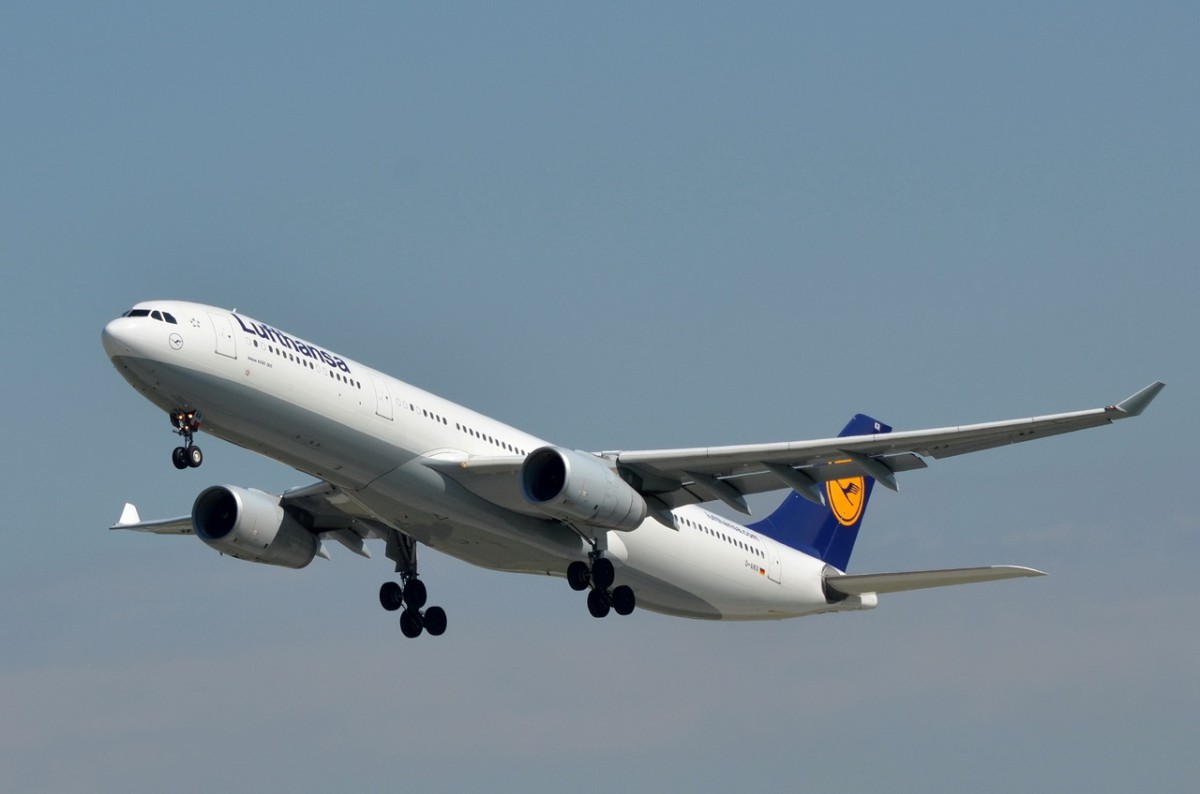 D-AIKR Lufthansa Airbus A330-343   gestartet in München am 11.09.2015