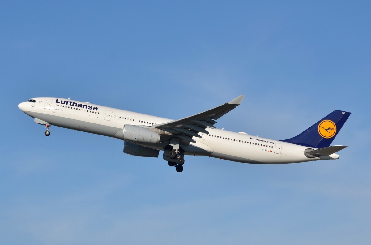 D-AIKR Lufthansa Airbus A330-343 gestartet in München am 05.12.2015