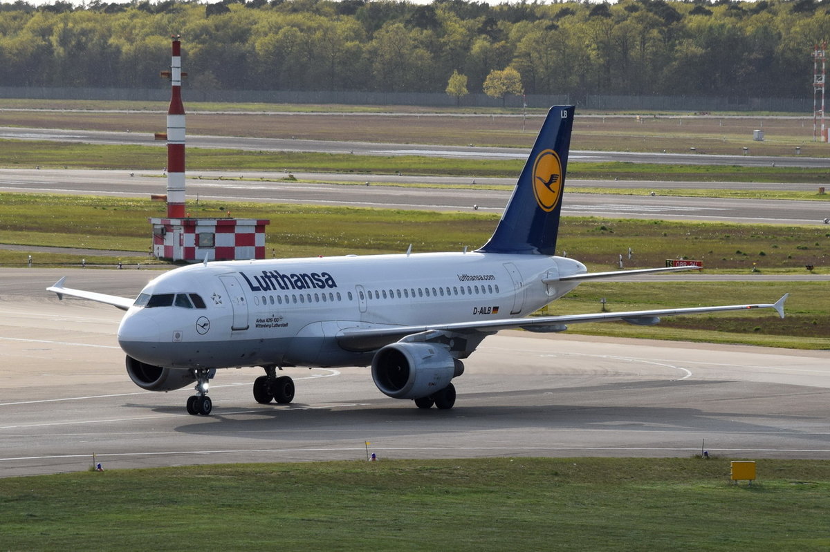 D-AILB Lufthansa Airbus A319-114   Wittenberg-Lutherstadt   in Tegel zum Gate am 04.05.2016