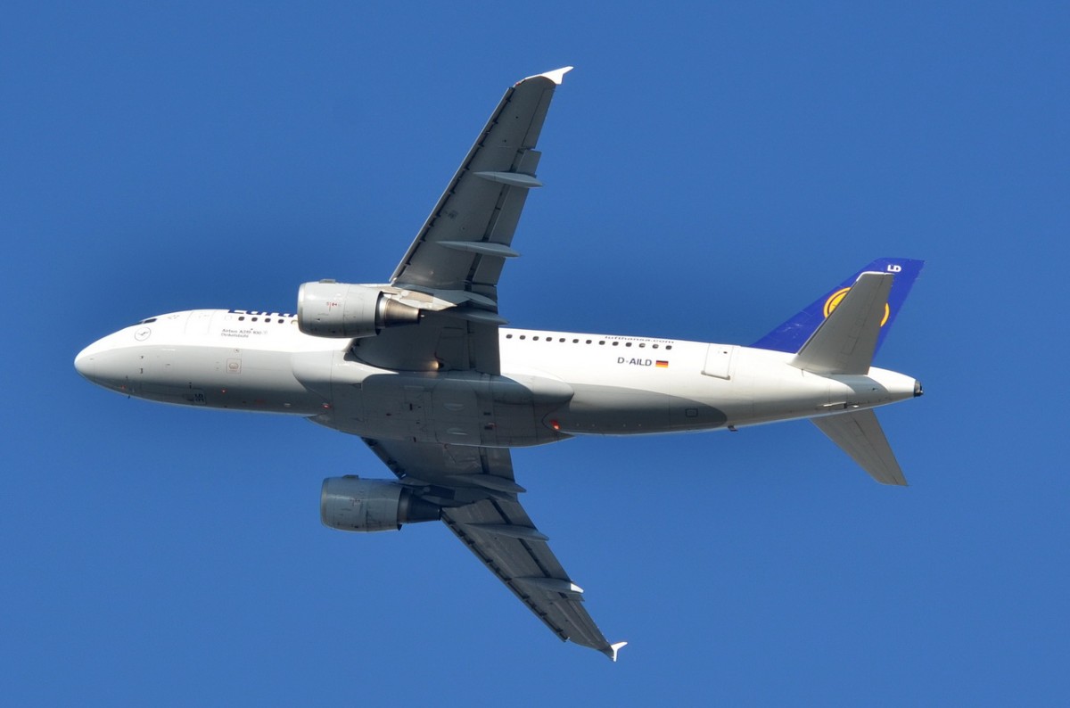 D-AILD Lufthansa Airbus A319-114  Dinkelsbühl   in München am 05.12.2015 gestartet