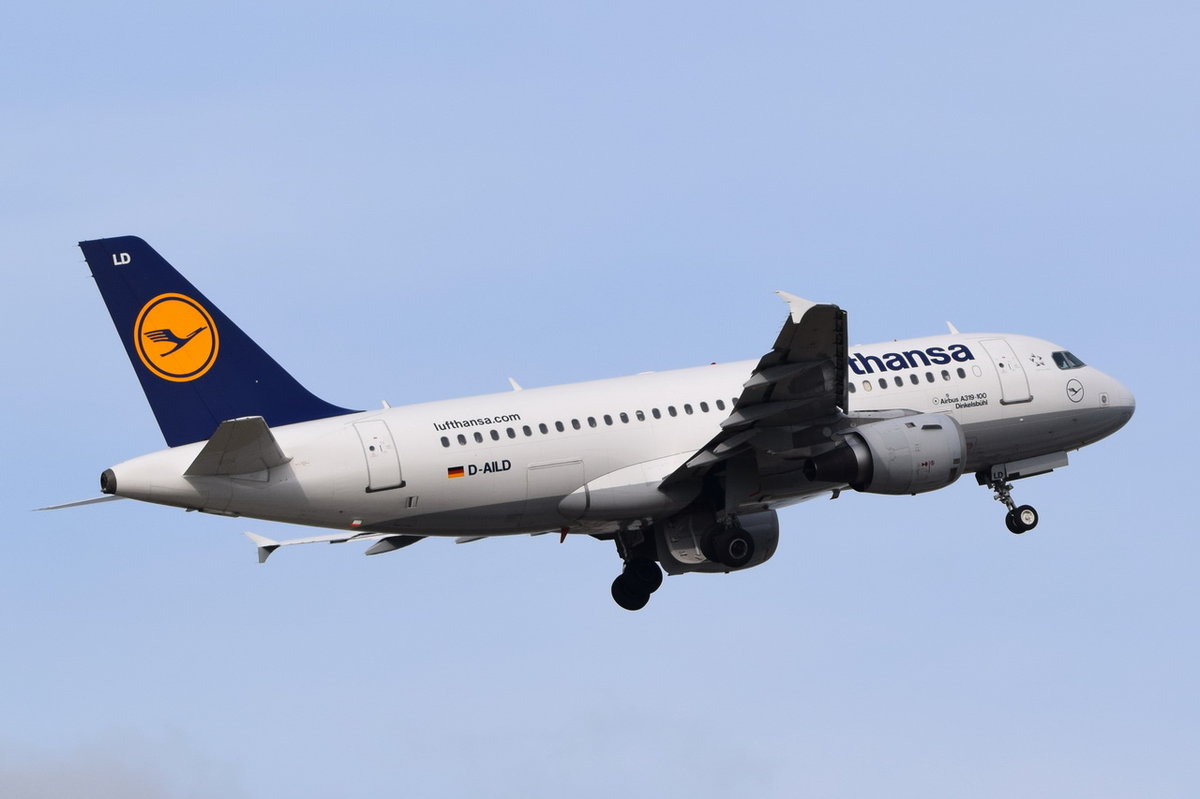 D-AILD Lufthansa Airbus A319-114  Dinkelsbühl   in München am 13.10.2016 gestartet