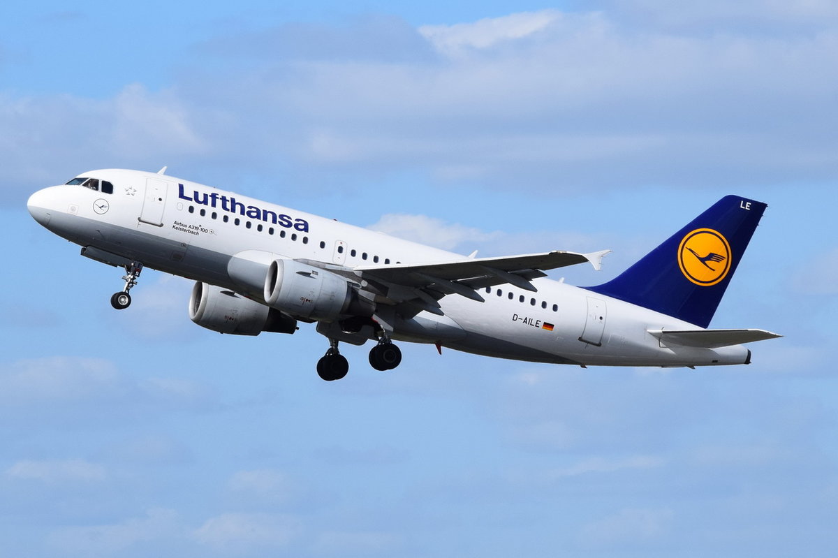 D-AILE Lufthansa Airbus A319-114   Kelsterbach   in Tegel am 20.04.2016 gestartet 