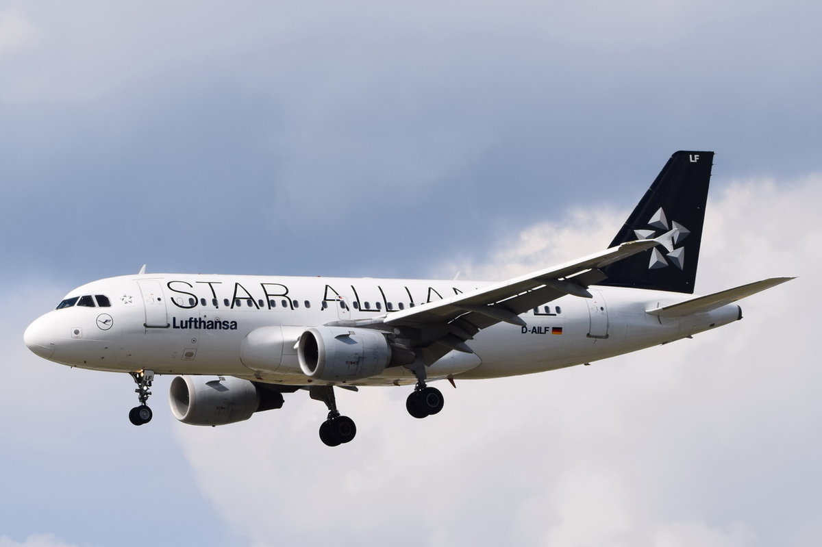 D-AILF Lufthansa Airbus A319-114  am 06.08.2016 beim Anflug auf Frankfurt