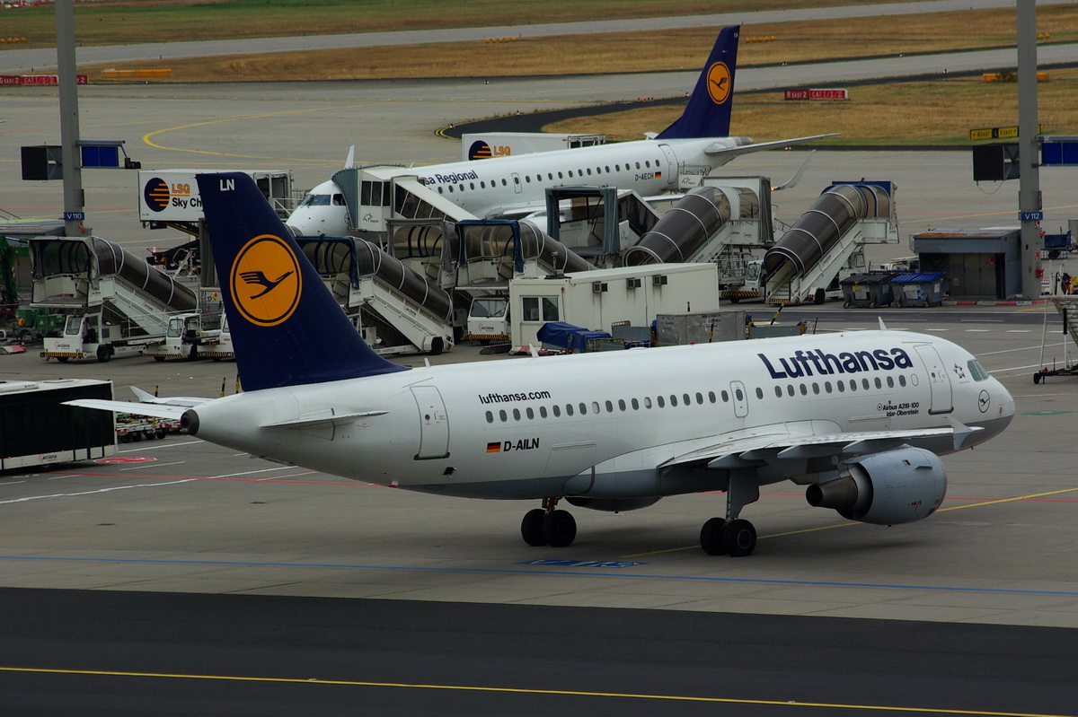 D-AILL Lufthansa Airbus A319-114    08.08.2013

Flughafen Frankfurt