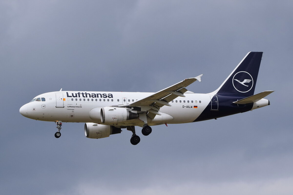 D-AILW , Lufthansa CityLine , Airbus A319-114 ,  Donaueschingen  , 13.06.2021 , Berlin-Brandenburg  Willy Brandt  , BER ,