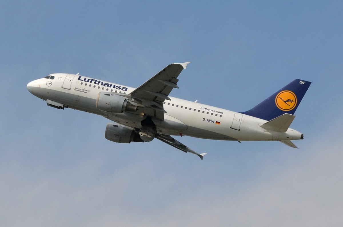 D-AILW Lufthansa Airbus A319-114  Donaueschingen   am 11.09.2015 in München gestartet