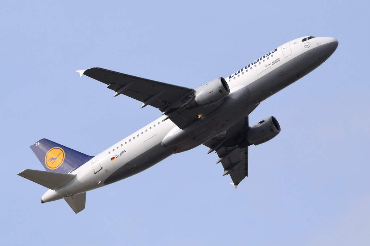 D-AIPA Lufthansa Airbus A320-211  Buxtehude   in München gestartet am 13.10.2016