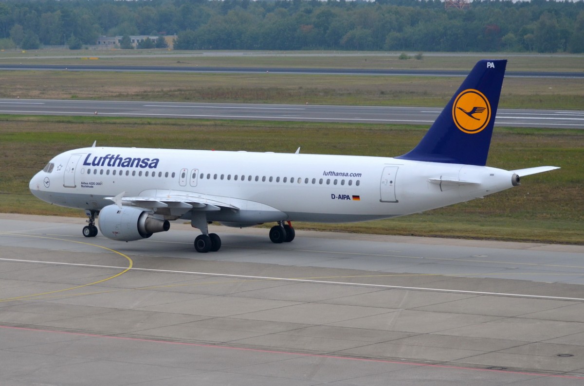 D-AIPA Lufthansa Airbus A320-211   zum Gate am 12.09.2014 in Tegel