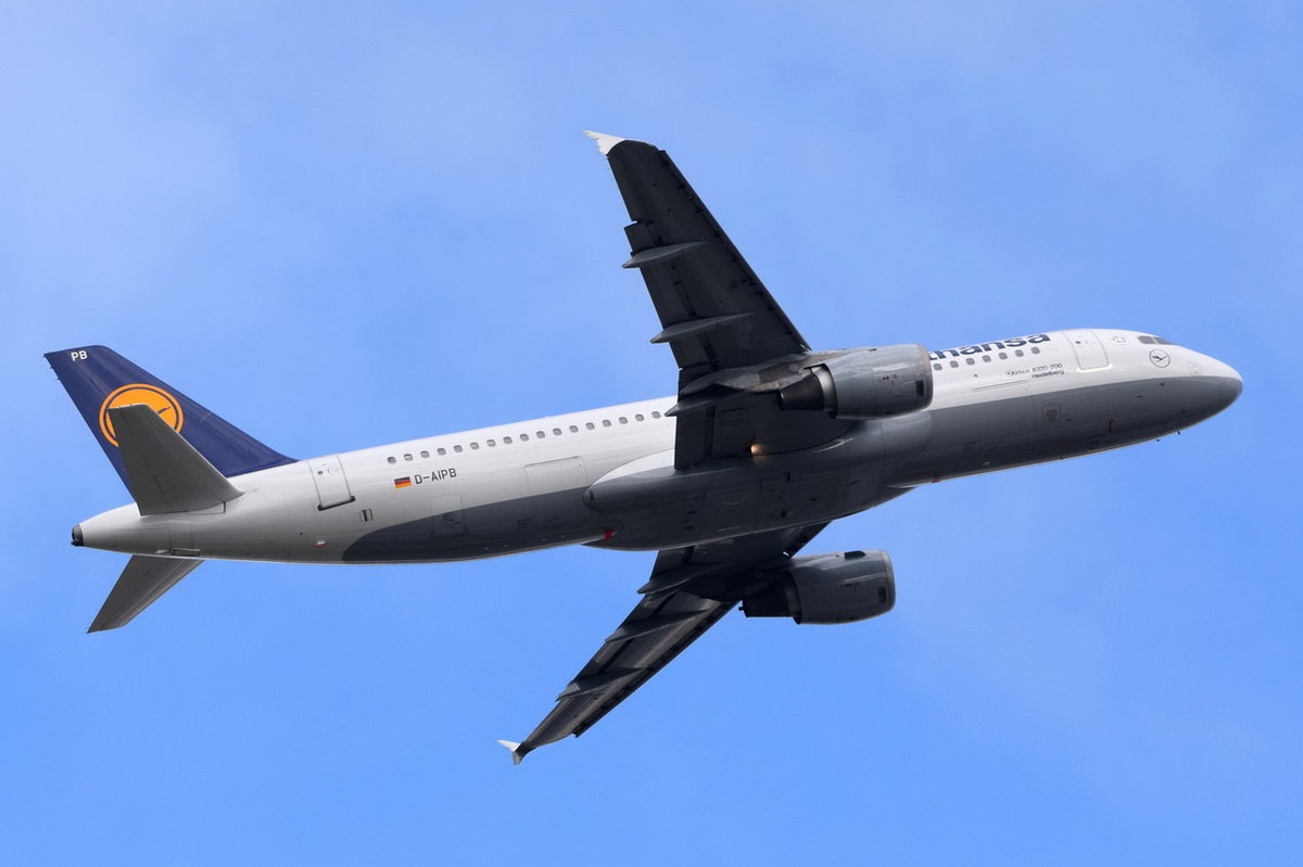 D-AIPB Lufthansa Airbus A320-211  Heidelberg   in München am 13.10.2016 gestartet